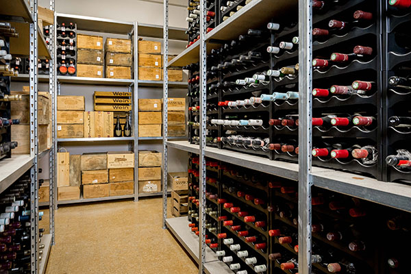 Wine cellar auction house Eppli