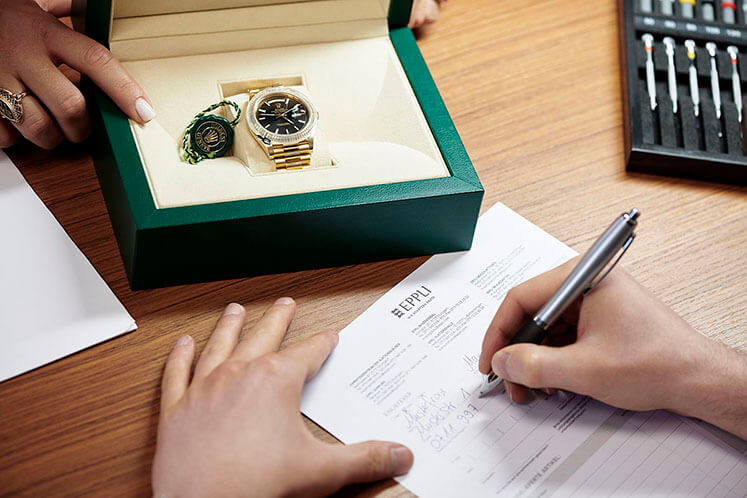 Eppli expert purchasing a rolex