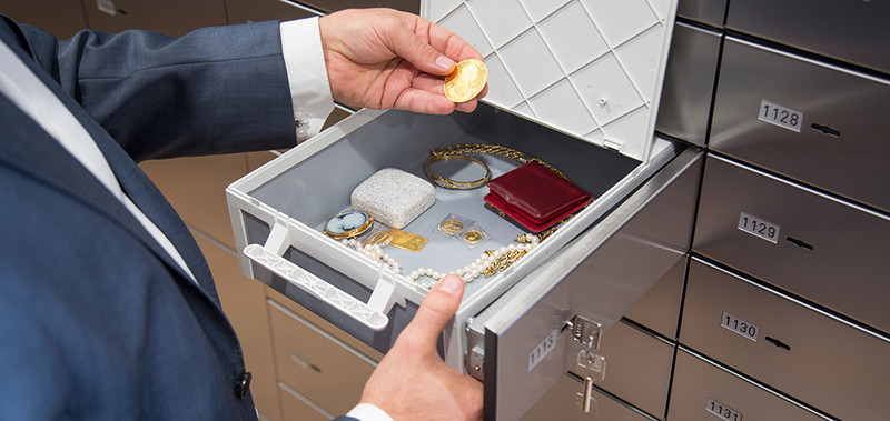 Eppli (bank) safe deposit boxes