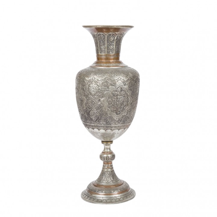 Monumentale Vase aus Metall. PERSIEN, 1. Hälfte 20. Jh.. 